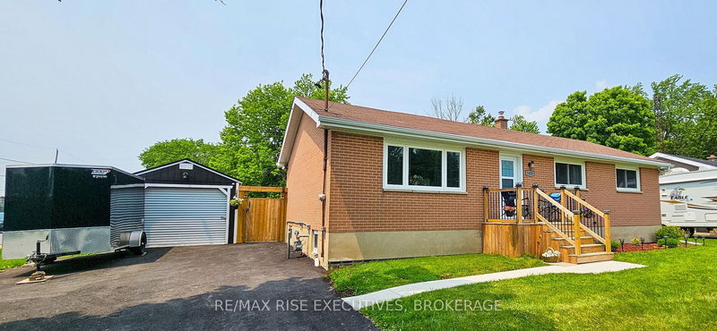1453 Woodfield Cres, Kingston, K7P 2V4 | Image 3