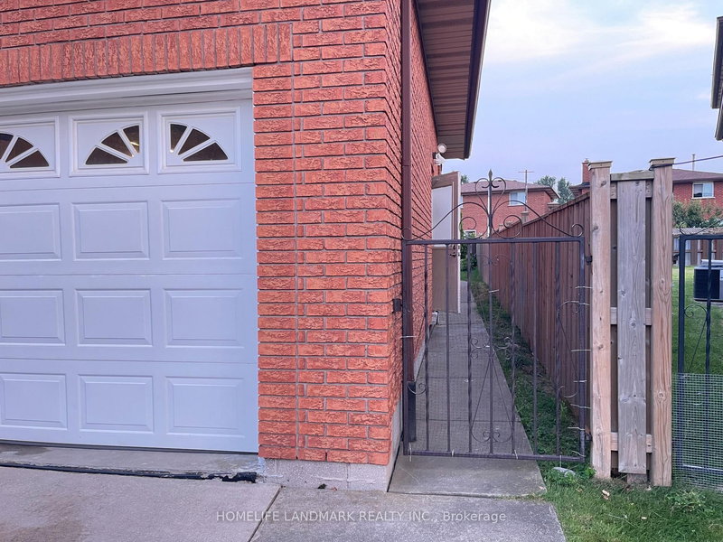 Lower & Main - 353 Darlington Crt, Hamilton, L9C 6Z2 | Image 3