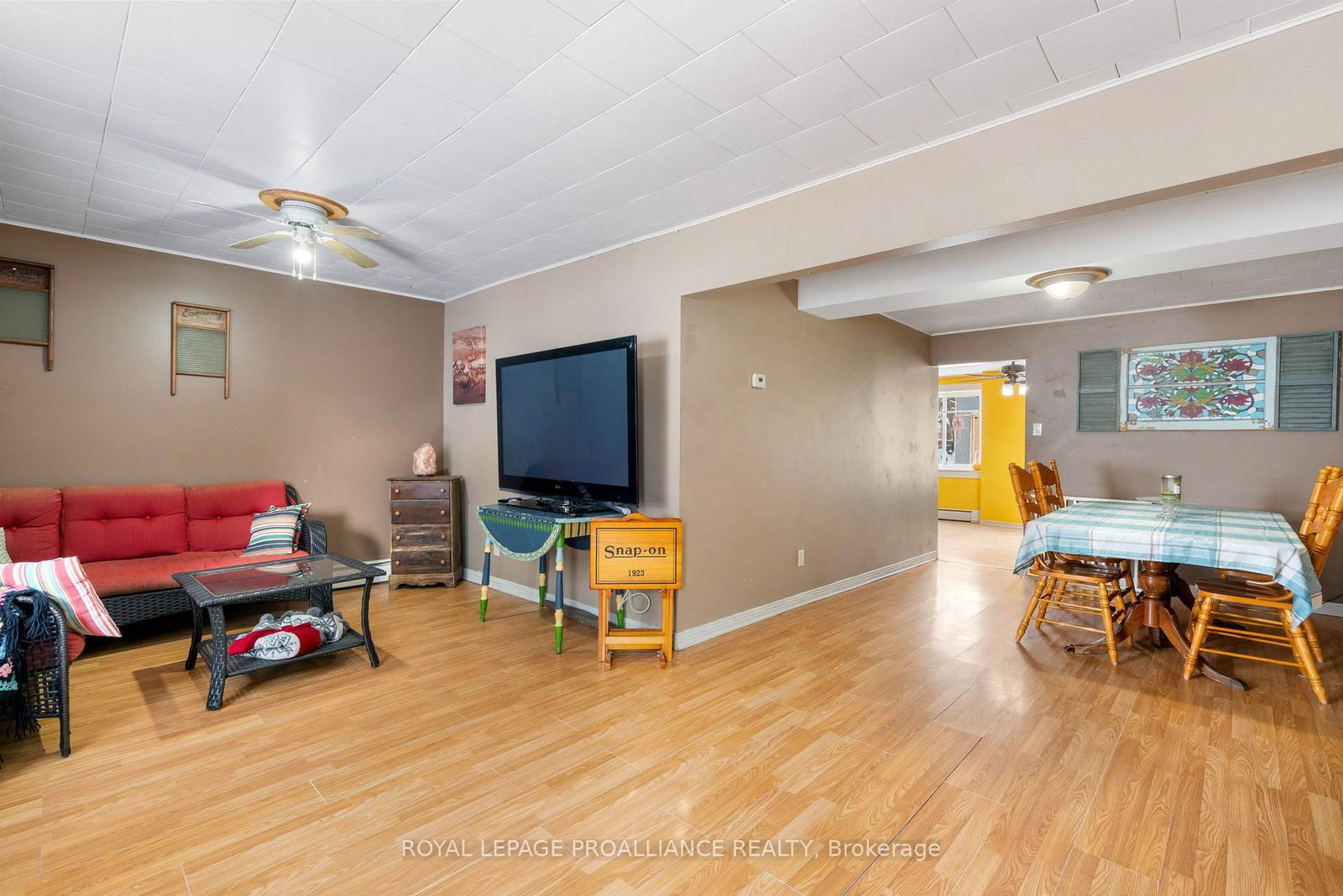 Listing Image 7