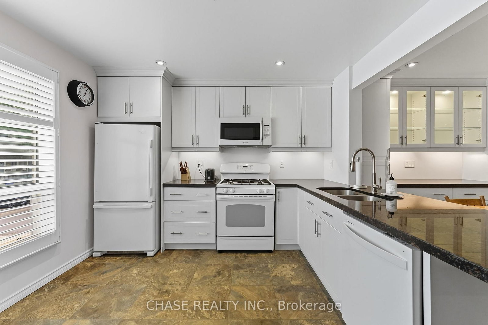 Townhouse for sale at 34-1301 Upper Gage Avenue, Hamilton, Ontario, L8W 1E5 - Quinndale - MLS: X12734060