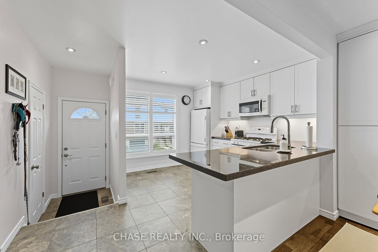 Townhouse for sale at 34-1301 Upper Gage Avenue, Hamilton, Ontario, L8W 1E5 - Quinndale - MLS: X12734060