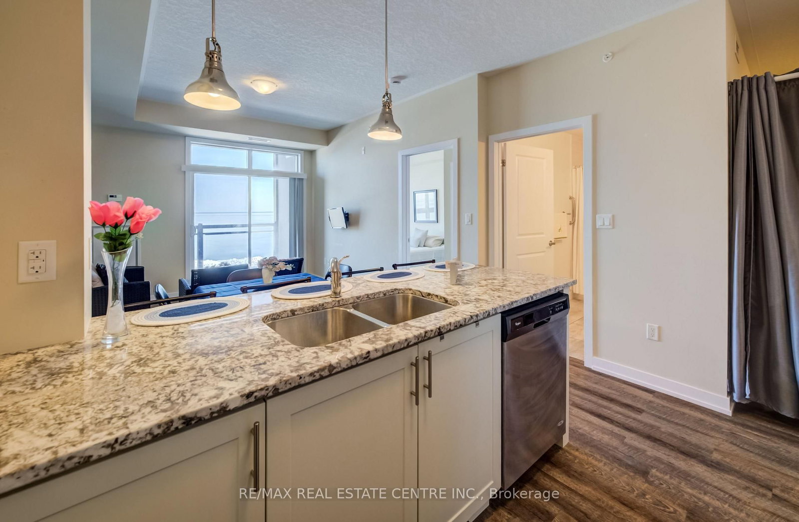 35 Southshore Crescent, Unit 303 - Photo 17