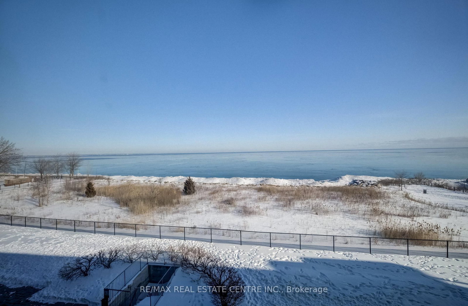 35 Southshore Crescent, Unit 303 - Photo 2