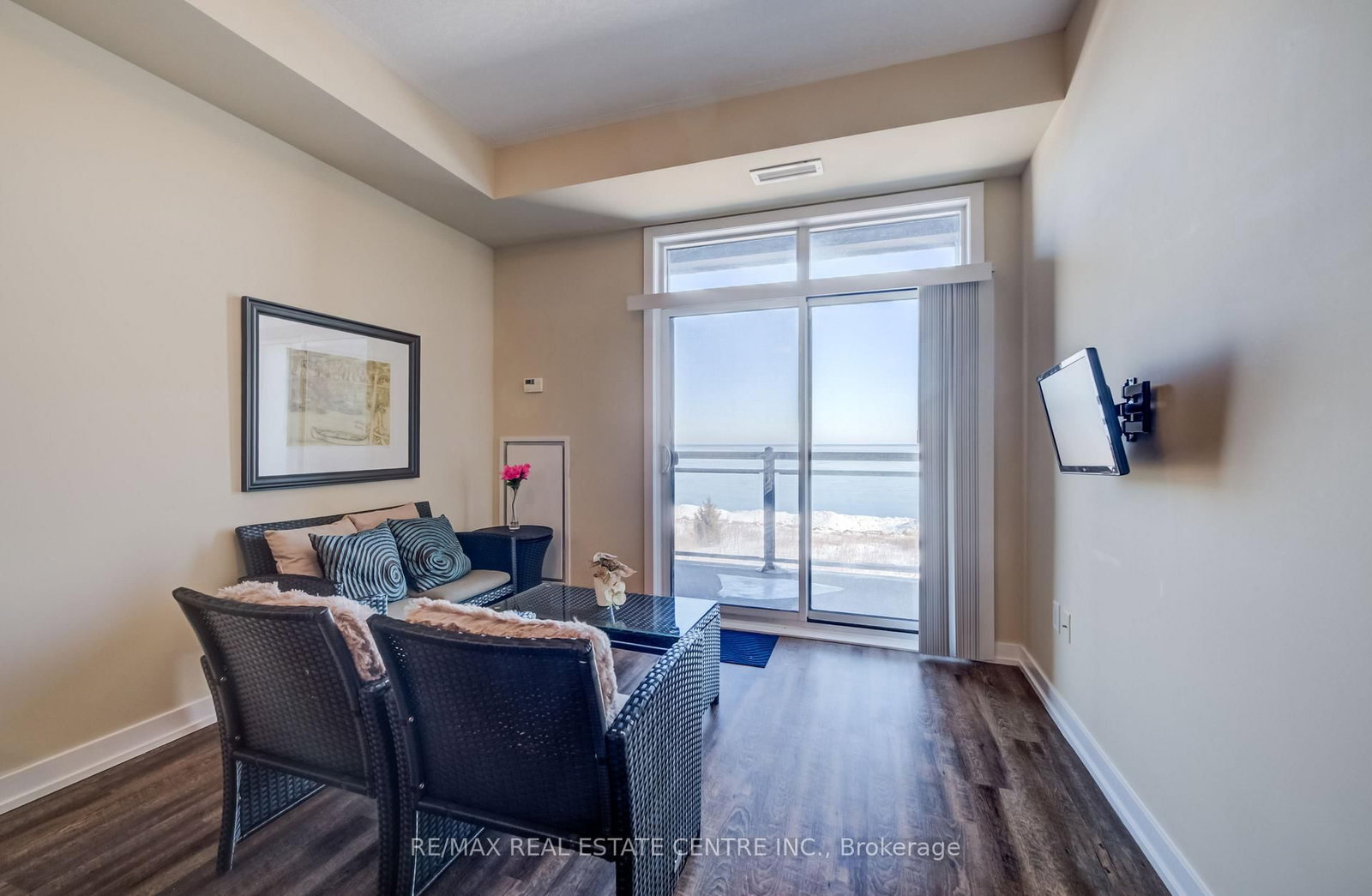 35 Southshore Crescent, Unit 303 - Photo 3