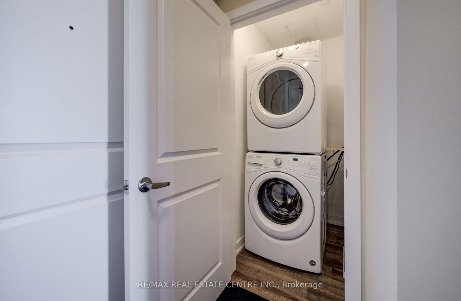 35 Southshore Crescent, Unit 303 - Photo 4