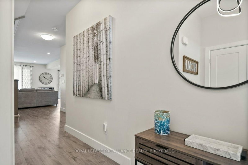 103 Pearce St, Loyalist, K7N 0E1 | Image 3