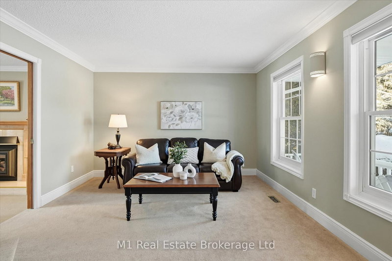 28 Weneil Dr, Hamilton, L8B 0Z6 | Image 3