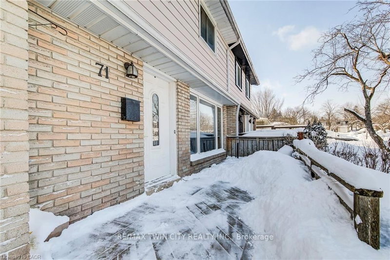 71 SHADELAND Cres, Kitchener, N2M 2J1 | Image 2