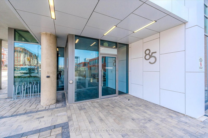 home for lease on 213-85 Duke Street W