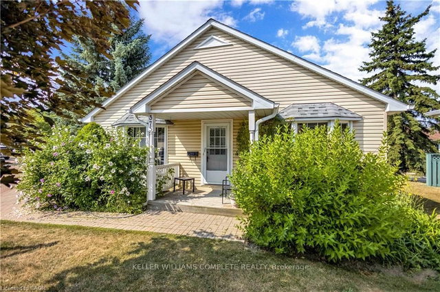 375 SILVERBIRCH Boulevard