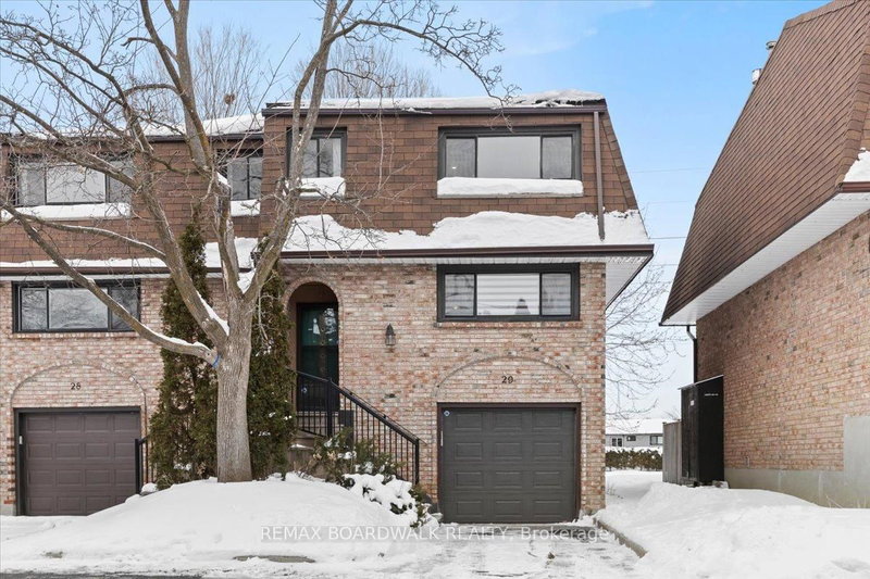 home for lease on 29-2 Bertona Street