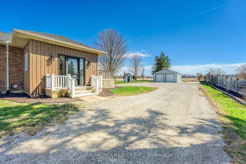4083 LONDON Line, Plympton-Wyoming, N0N 1T0 | Image 2