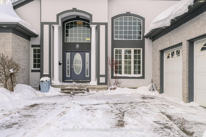 7 Edwin Drive