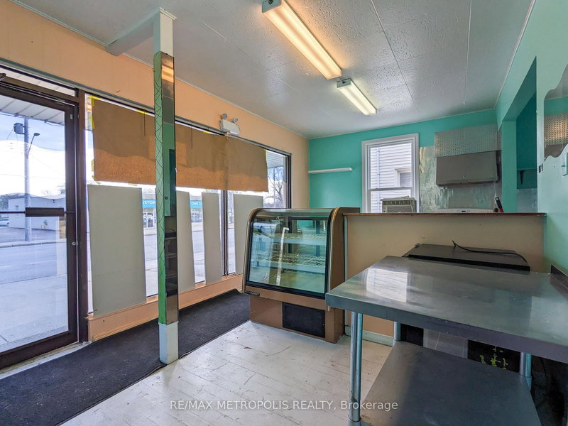 537 Christina St N, Sarnia, N7T 5W5 | Image 3