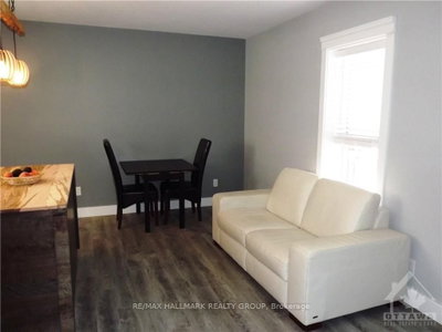 Unit 2 — 381 Cooper Street E — photo 6