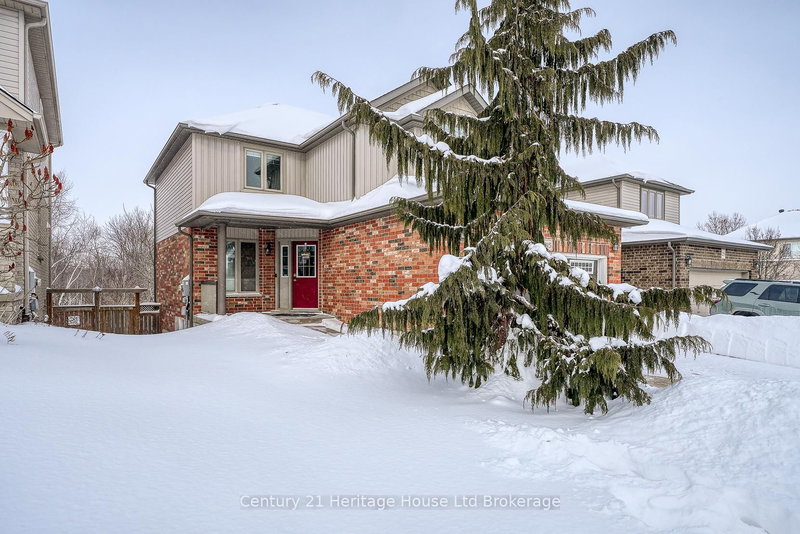 215 Munnoch Blvd, Woodstock, N4T 1V7 | Image 2