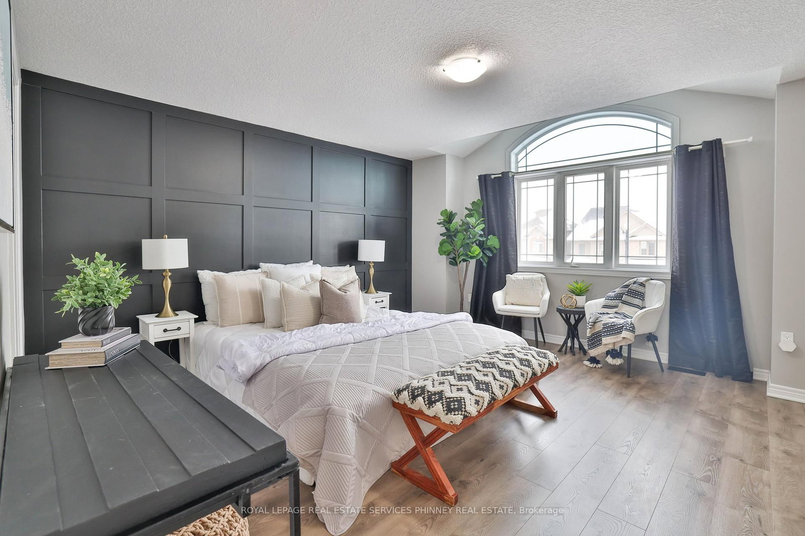 Detached House for sale at 15 Cutts Crescent, Hamilton, Ontario, L0R 1C0 - Binbrook - MLS: X12736906