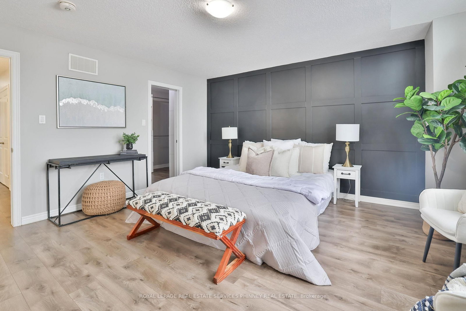 Detached House for sale at 15 Cutts Crescent, Hamilton, Ontario, L0R 1C0 - Binbrook - MLS: X12736906