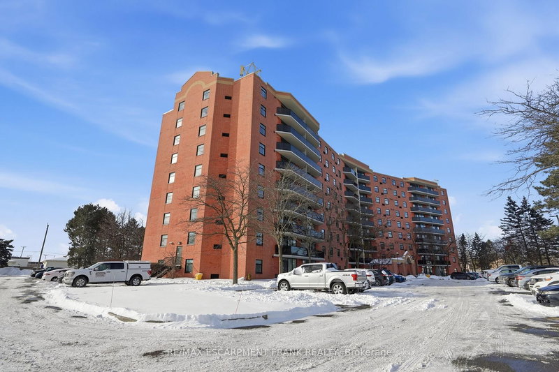 808 - 9 Bonheur Crt, Brantford, N3P 1Z5 | Image 2