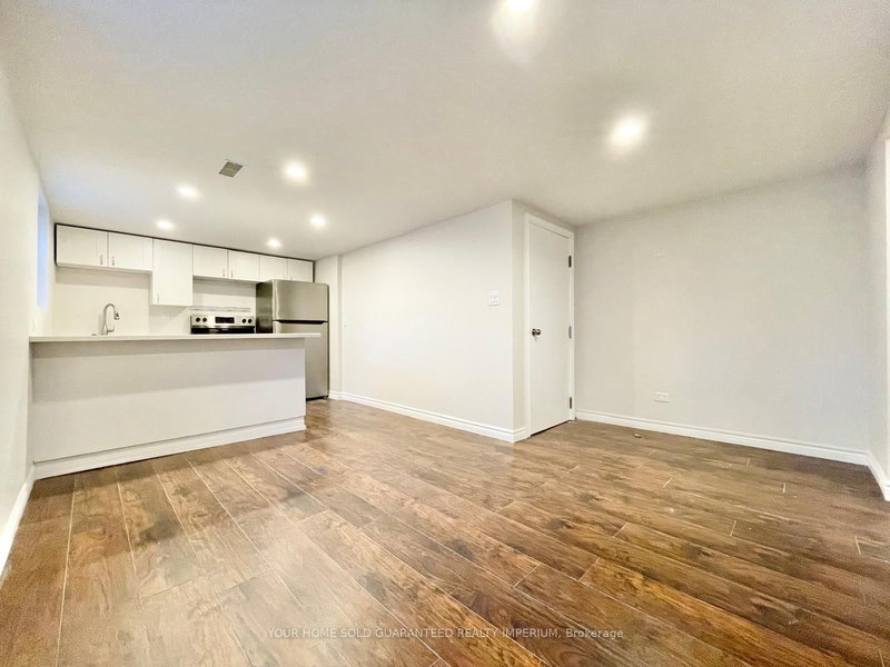 LOWER - 31 Rendale Ave, St. Catharines, L2M 6G2 | Image 2