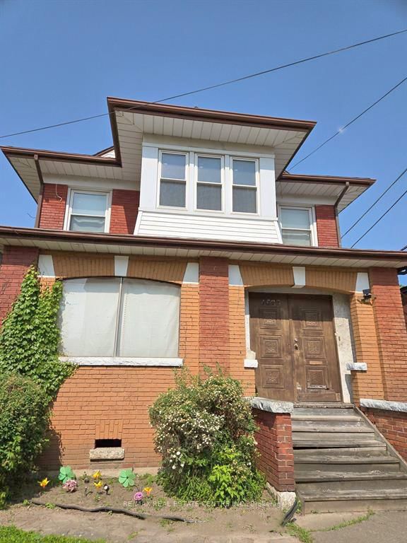 home for sale on 4689 Crysler Avenue