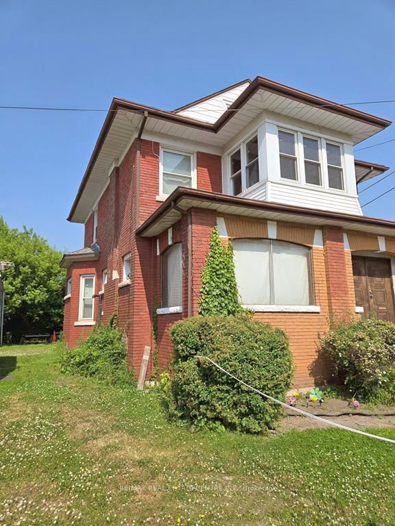 4689 Crysler Ave, Niagara Falls, L2E 3V7 | Image 2