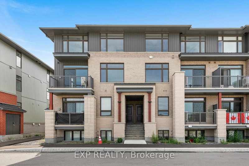 home for sale on 1005 Silhouette Private