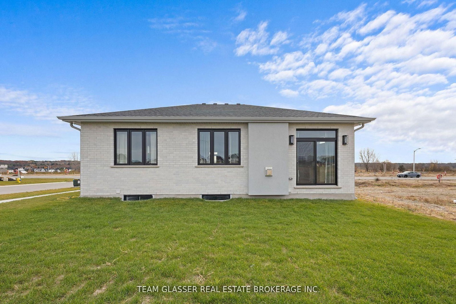 Detached House for sale at 70 Benner Boulevard, Middlesex Centre, Ontario, N0L 1R0 - Kilworth - MLS: X12737842