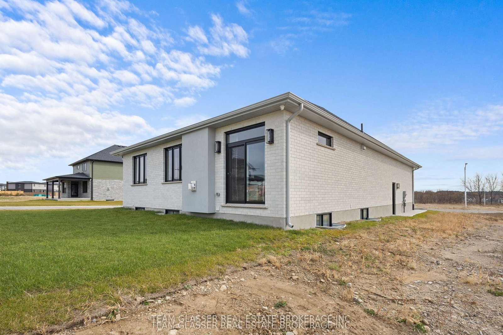 Detached House for sale at 70 Benner Boulevard, Middlesex Centre, Ontario, N0L 1R0 - Kilworth - MLS: X12737842