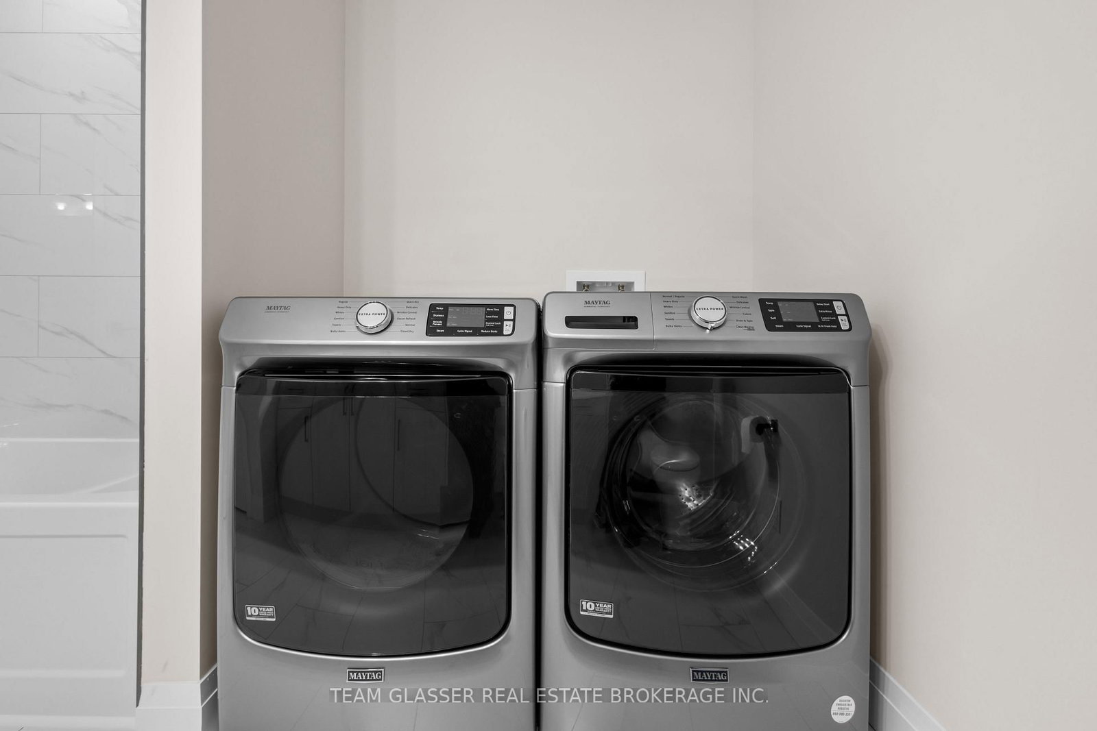 Detached House for sale at 70 Benner Boulevard, Middlesex Centre, Ontario, N0L 1R0 - Kilworth - MLS: X12737842