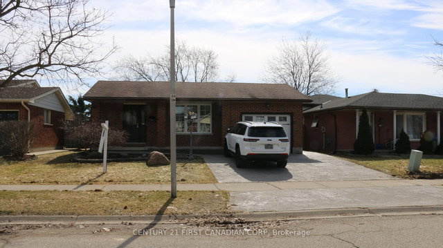 118 Rosamond Crescent