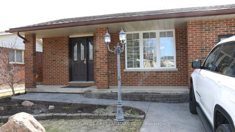 118 Rosamond Cres, London South, N6E 2M9 | Image 2