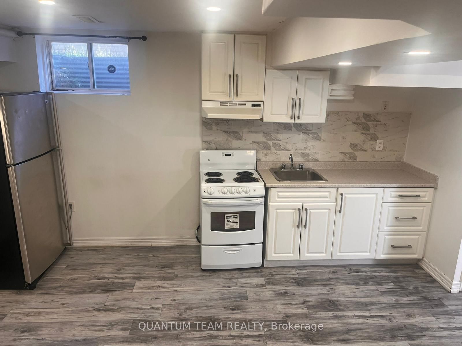 4c Dixie Road, Unit Basement - Photo 11