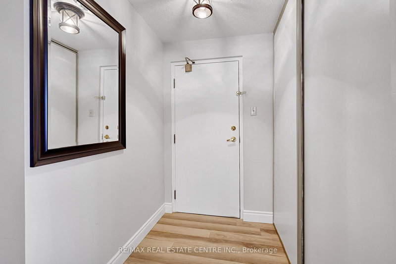 110 - 570 Proudfoot Lane, London North, N6H 4Z1 | Image 3