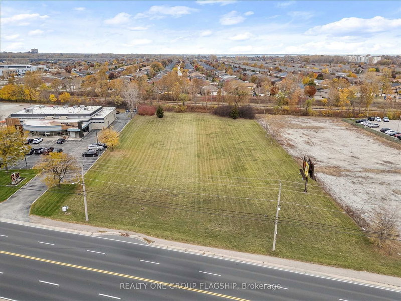 10982 Tecumseh Rd E, Windsor, N8R 1A8 | Image 2