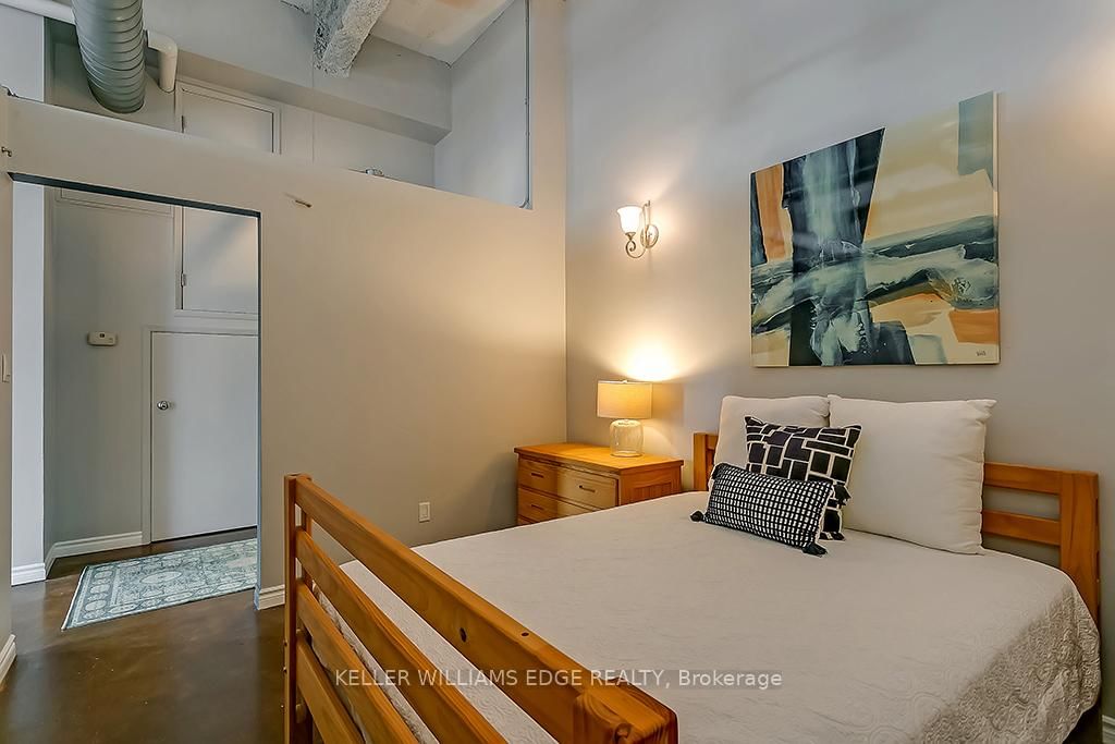 Condo for sale at 311-11 Rebecca Street, Hamilton, Ontario, L8R 3H7 - Beasley - MLS: X12739346