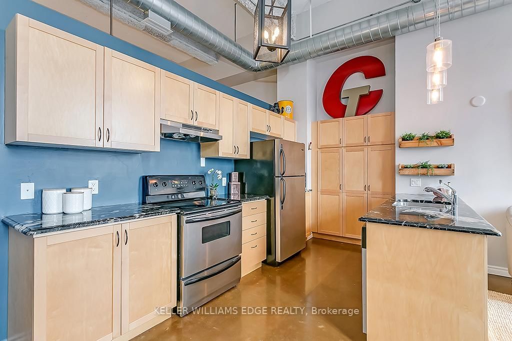 Condo for sale at 311-11 Rebecca Street, Hamilton, Ontario, L8R 3H7 - Beasley - MLS: X12739346