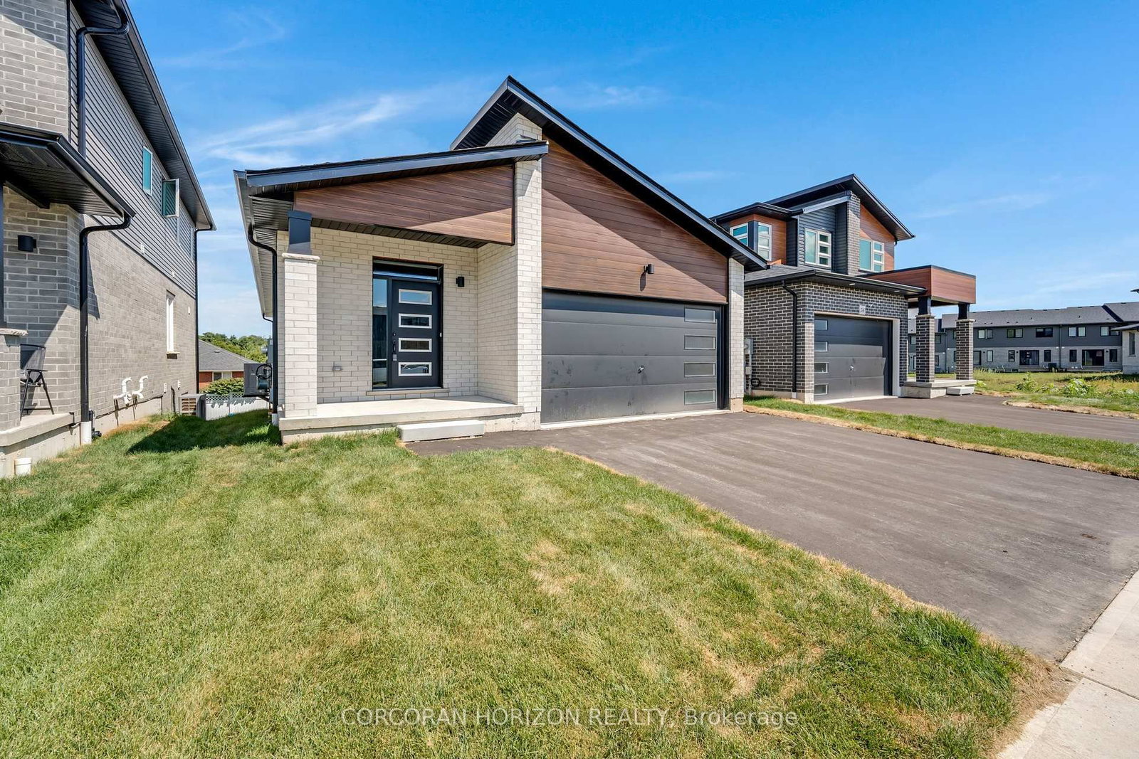 52 Moon Crescent - Photo 2