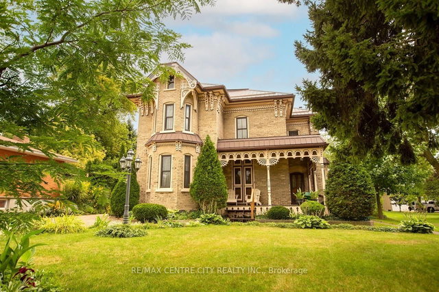 218 Woodstock Street N