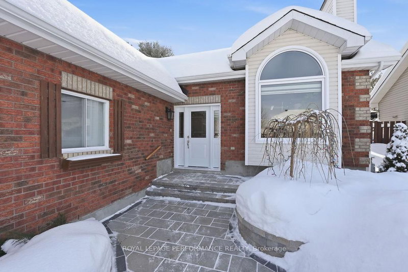 333 Bonavista St, Clarence-Rockland, K4K 1N7 | Image 3