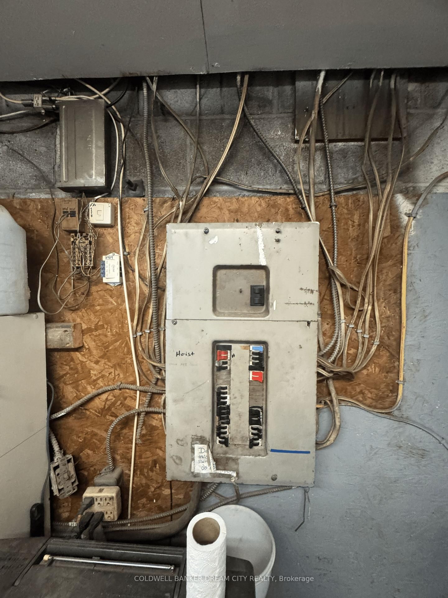 165 King Street W - Photo 15