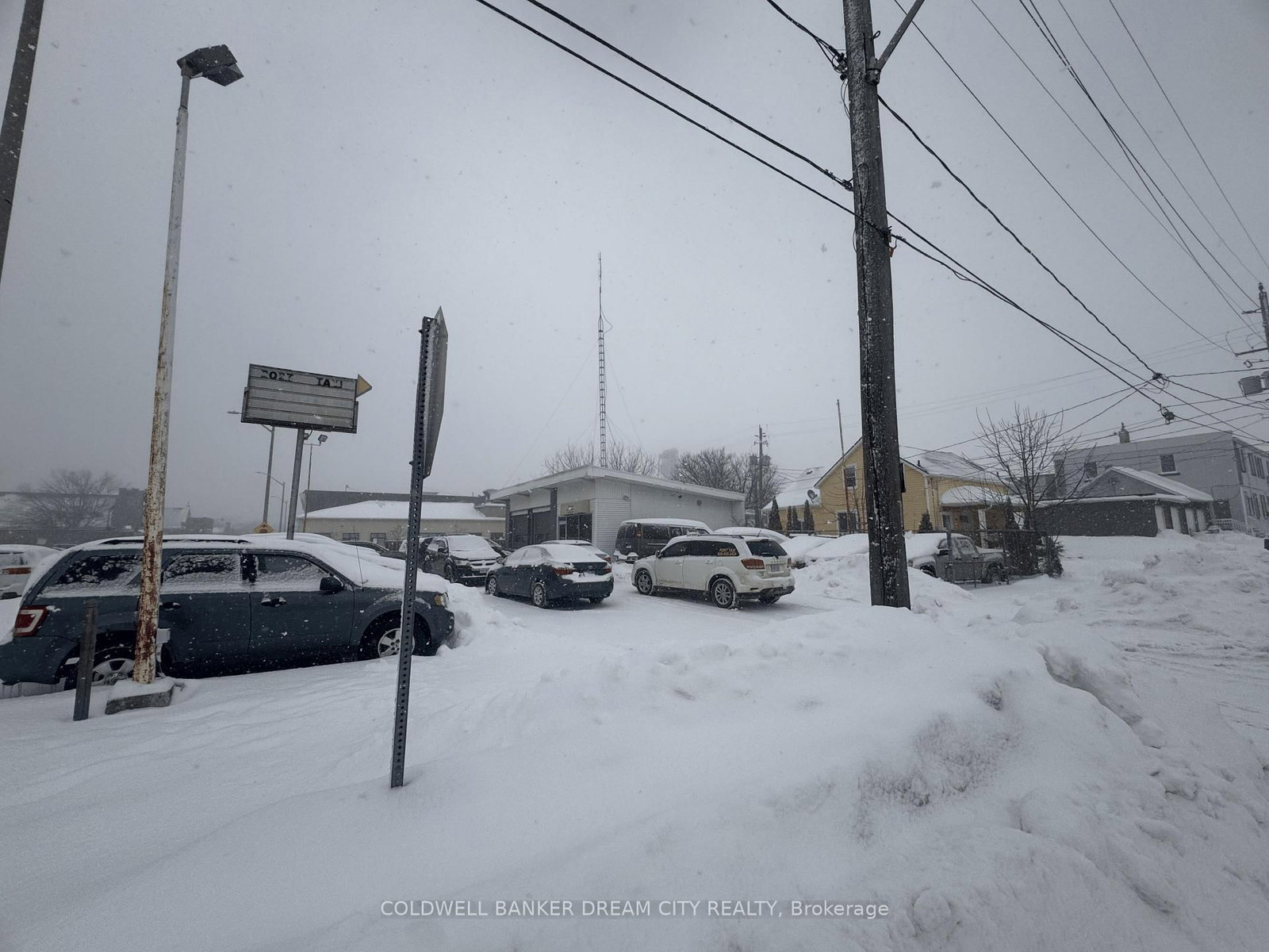 165 King Street W - Photo 3