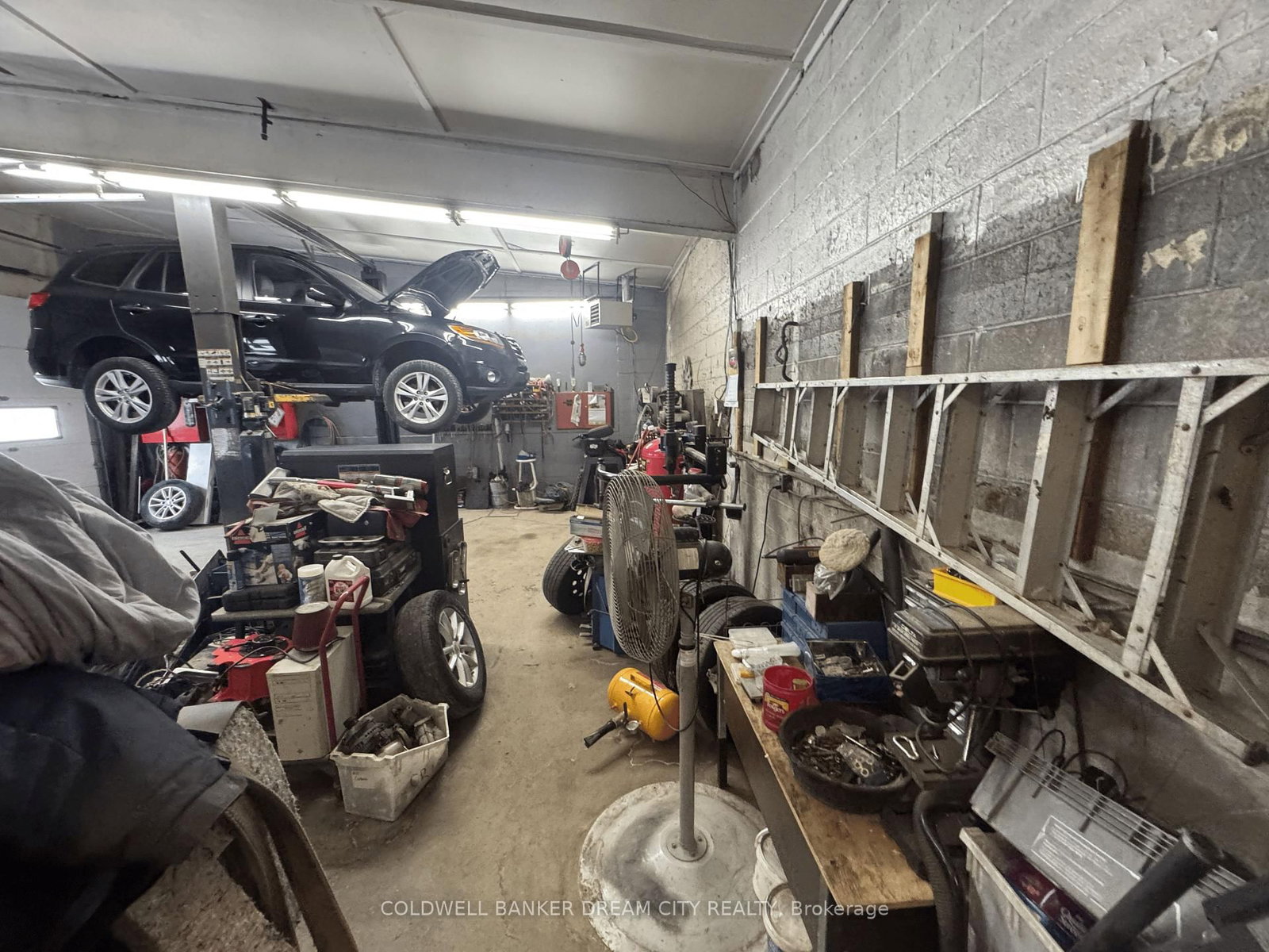 165 King Street W - Photo 7