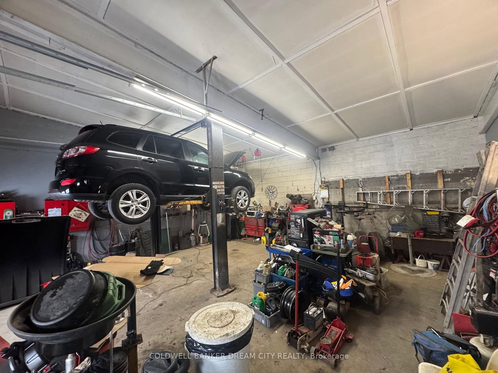 165 King Street W - Photo 8