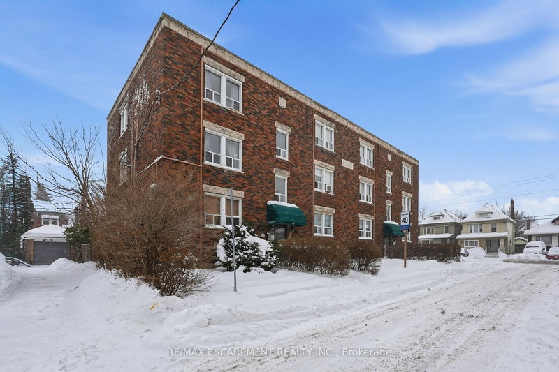 10 - 97 Connaught Ave, Hamilton, L8M 3C4 | Image 2