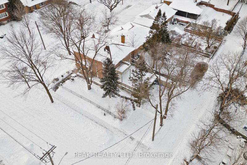 58 Brandon Ave, Kitchener, N2M 2J3 | Image 2