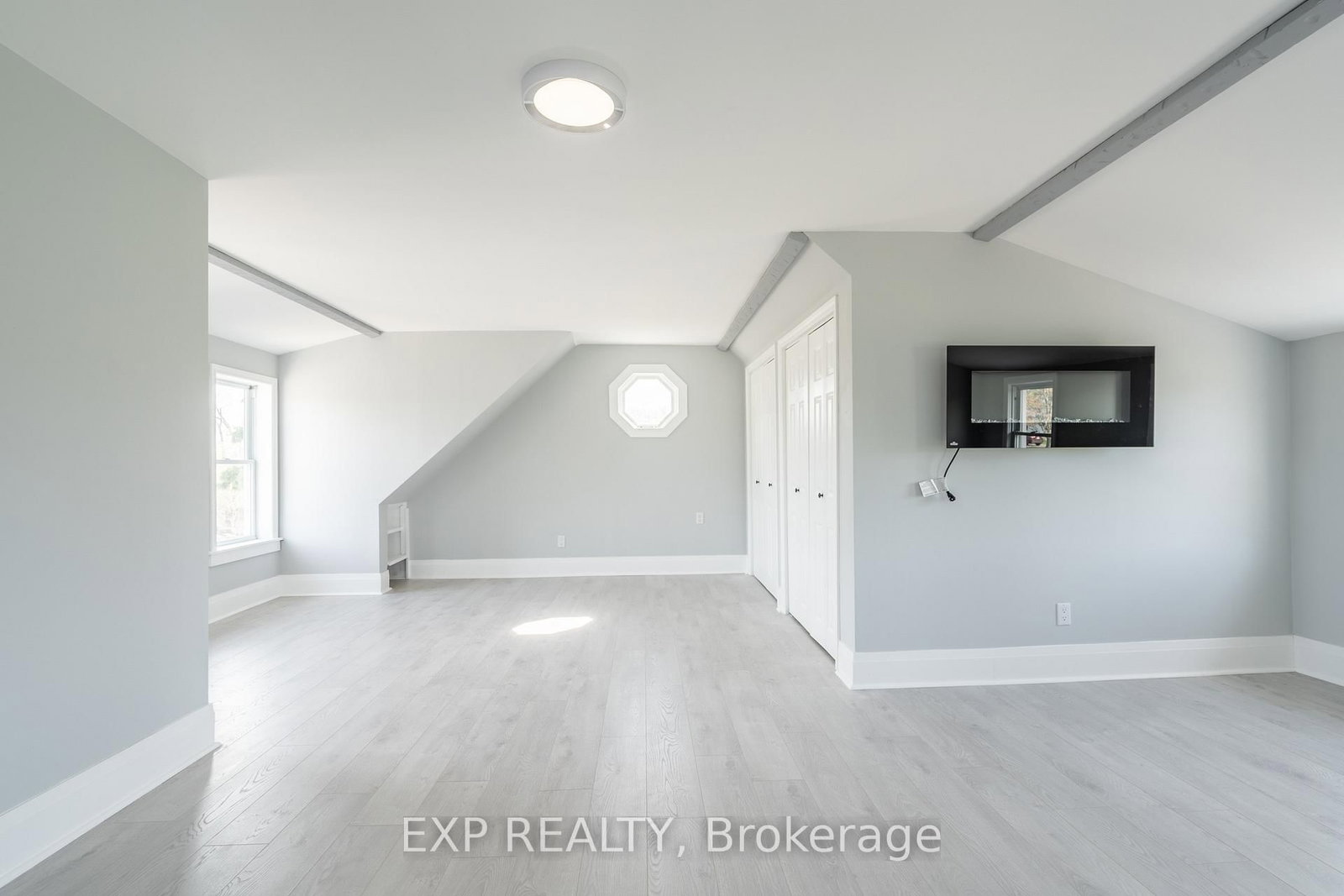 Detached House for sale at 728 Gorham Road, Fort Erie, Ontario, L0S 1N0 - Point Abino - MLS: X12740508