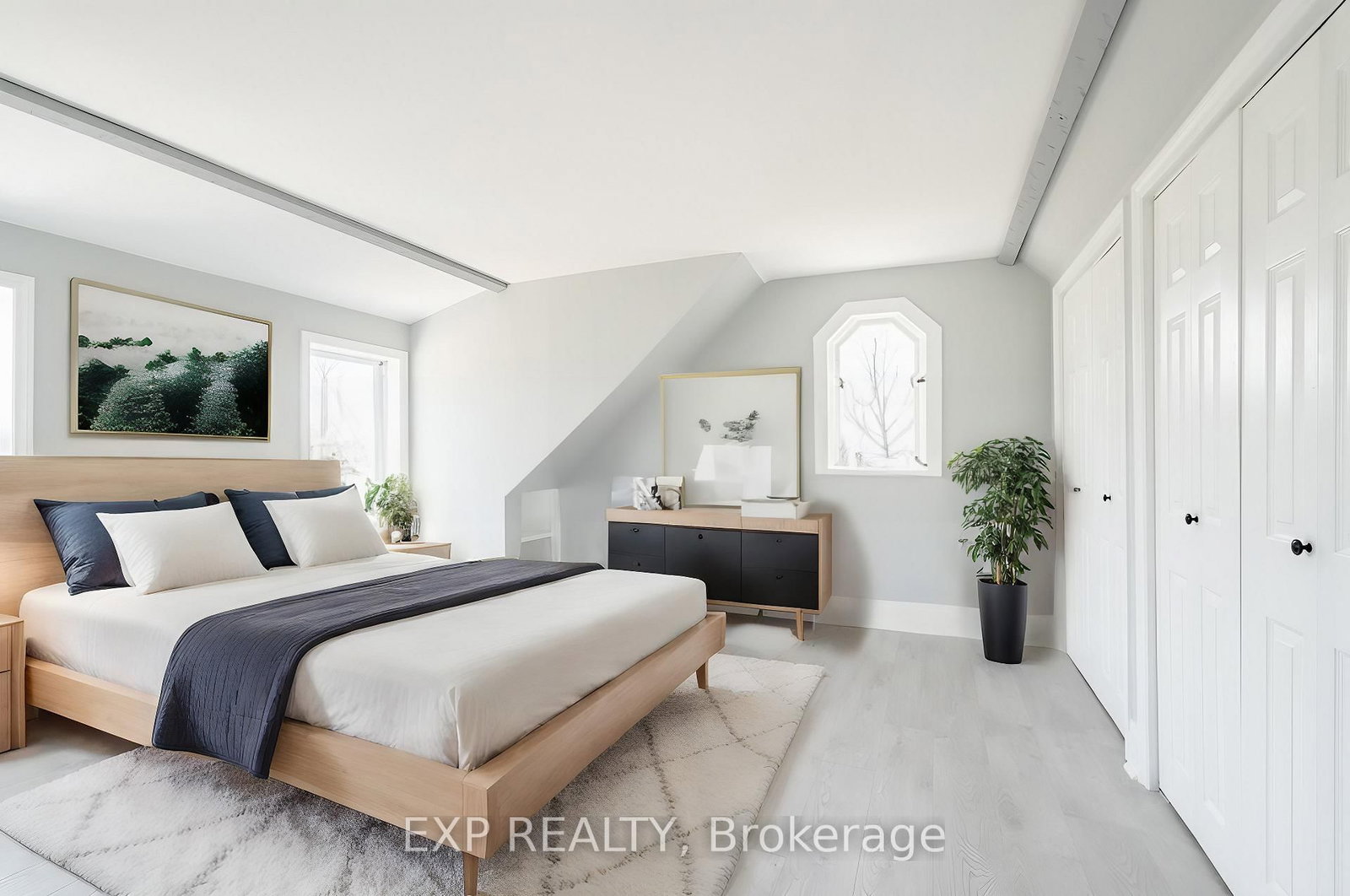 Detached House for sale at 728 Gorham Road, Fort Erie, Ontario, L0S 1N0 - Point Abino - MLS: X12740508