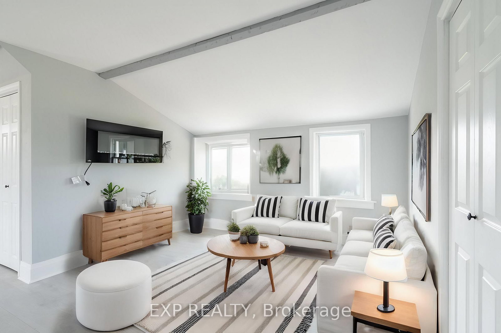 Detached House for sale at 728 Gorham Road, Fort Erie, Ontario, L0S 1N0 - Point Abino - MLS: X12740508