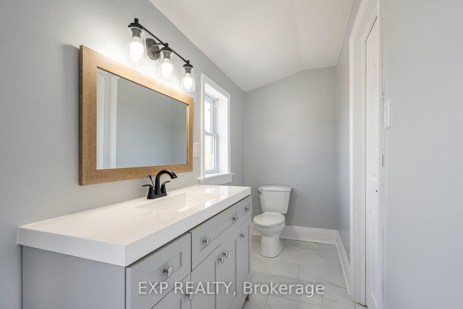 Detached House for sale at 728 Gorham Road, Fort Erie, Ontario, L0S 1N0 - Point Abino - MLS: X12740508